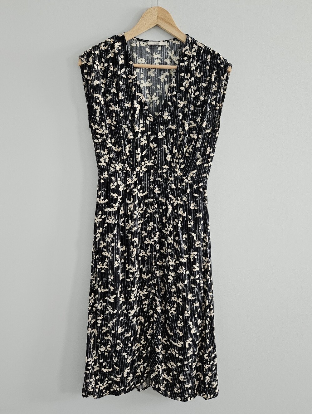 Sessun Ida Crepe Midi Dress Women’s Size Medium Floral Contemporary Chic - Picture 4 of 14